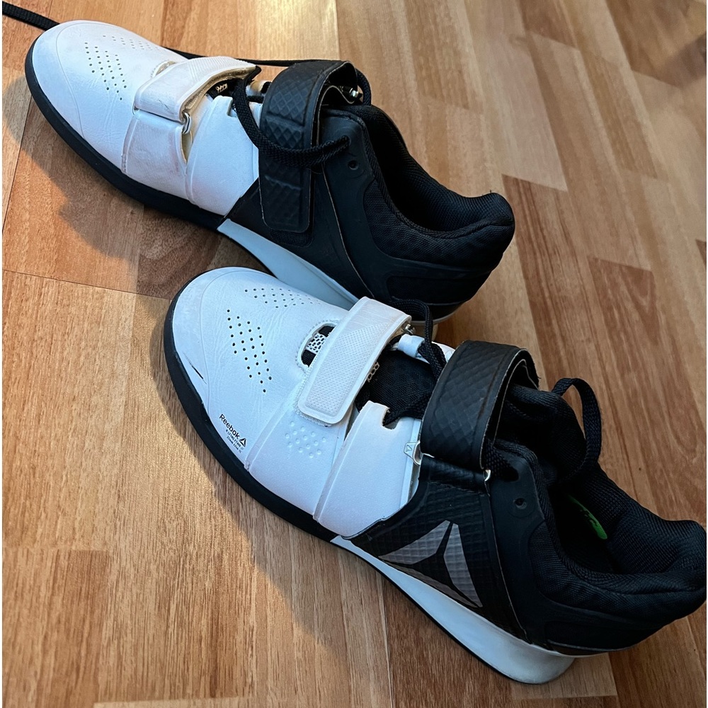 Reebok legacy lifts black and white size W 7.5